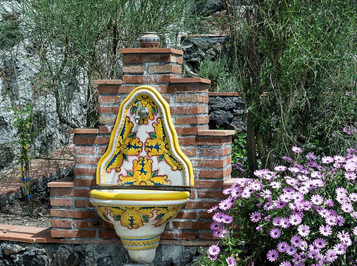 Fontana Del Cherubino Santa Maria di Licodia Eksteriør billede