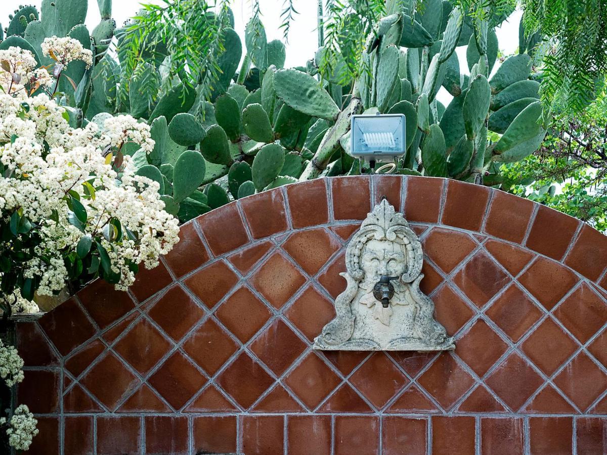 Fontana Del Cherubino Santa Maria di Licodia Eksteriør billede